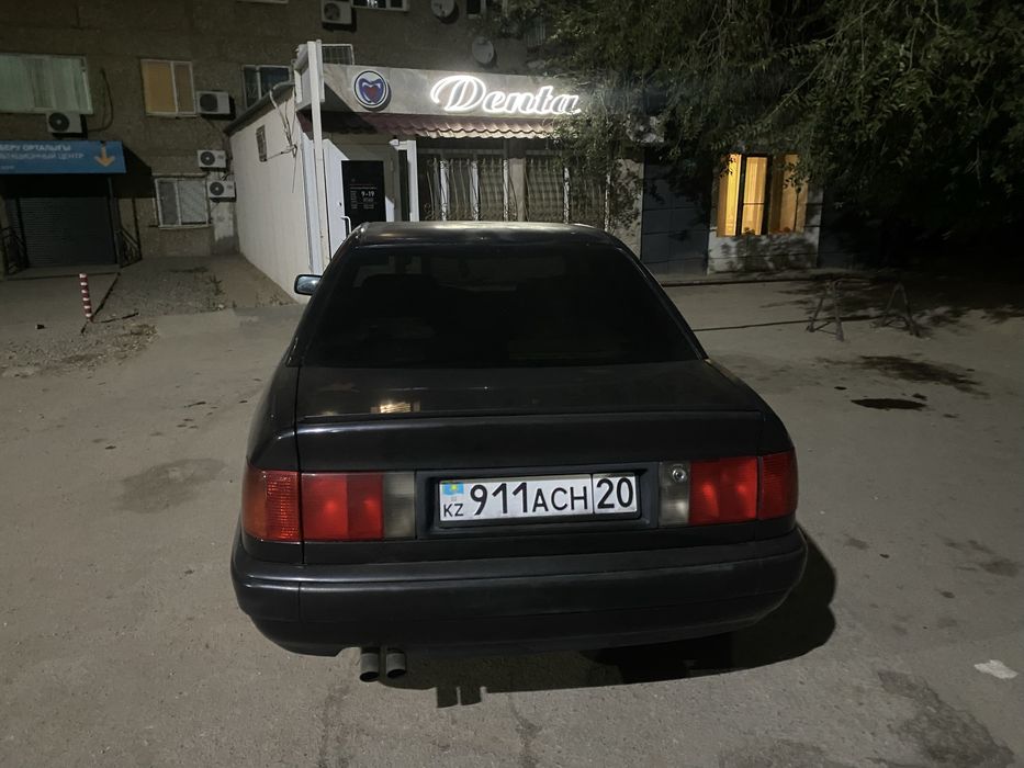 Ауди 100с4. 2.8 черный