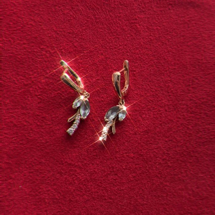 Золотые серьги ,585 пр.