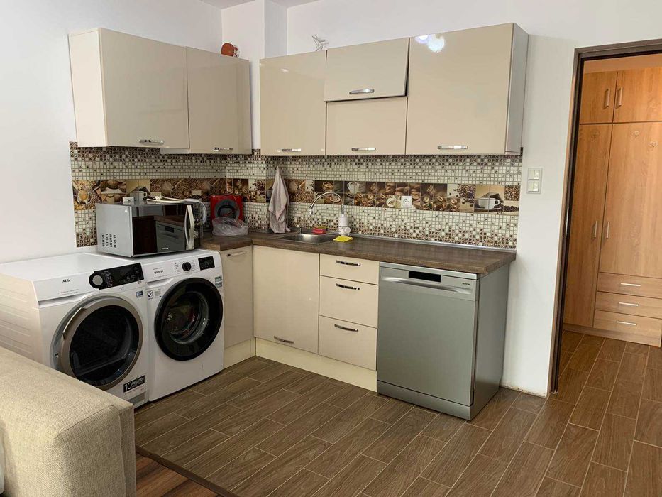 Дава се под наем Тристаен апартамент в Велико Търново, Център - 98 кв.м за 433.5 € - Снимка #11