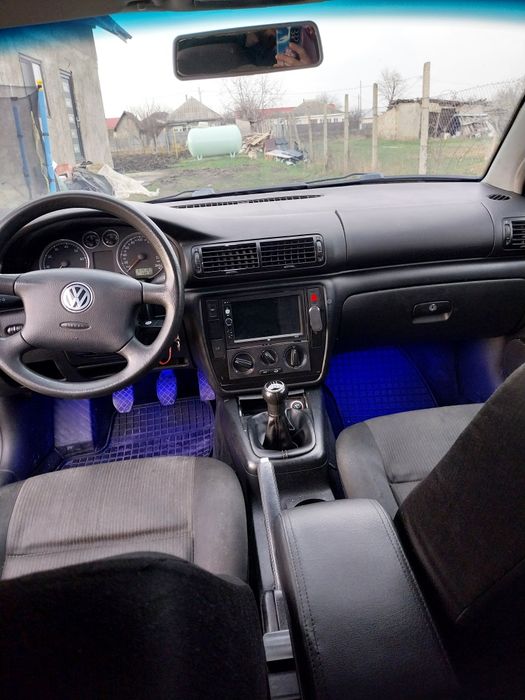 De vanzare passat b5.5 anul 2001 motor 1.6 benzina !5000 de lei