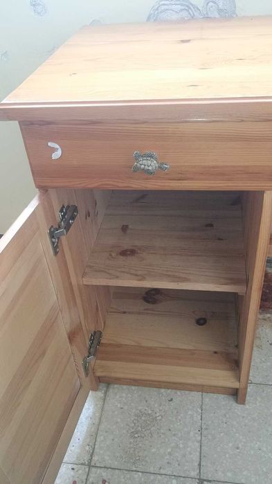 дървено бюро , иглолистен материал