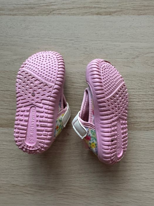 Детски пантофи за момиче