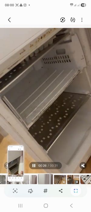 Холодильник Веко белого цвета