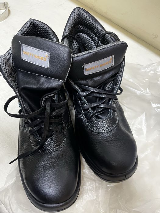 Рабочый ботинка