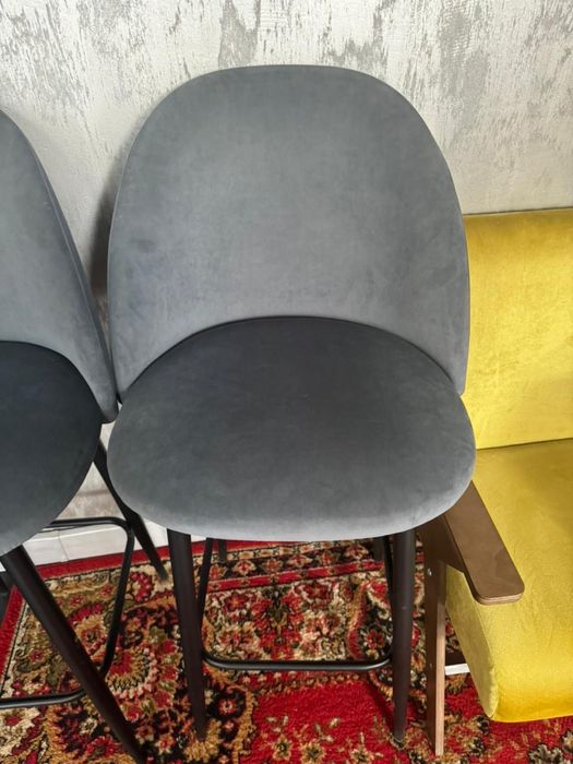 Стулья для кафе.