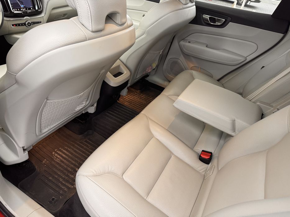 Autoturism in leasing financiar disponibil prin cesiune de contract