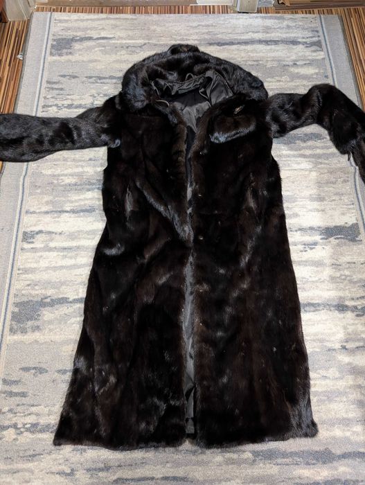 Шуба женская. норковая бу.