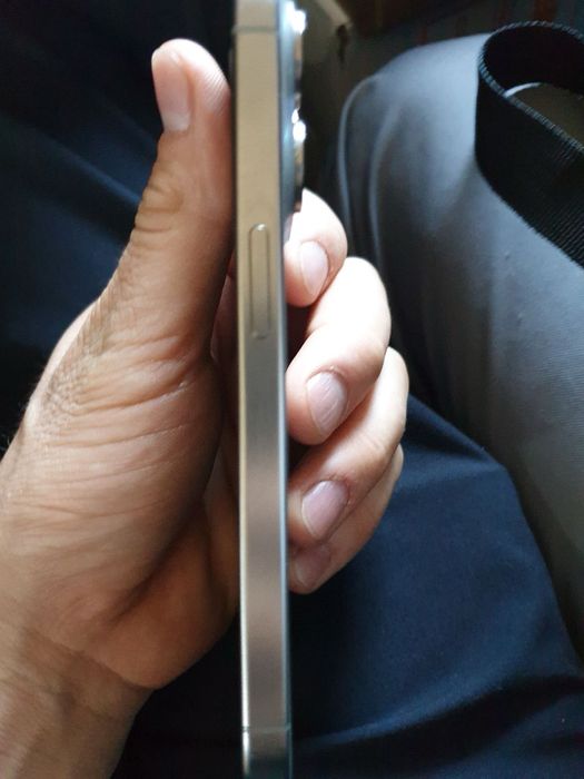 Iphone 15 pro natural