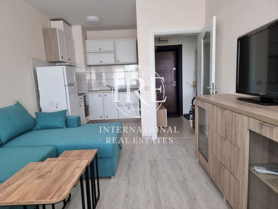 Продава се Двустаен апартамент в к.к. Св.Св. Константин и Елена - 65 кв.м за 2693 €/кв.м - Снимка #1