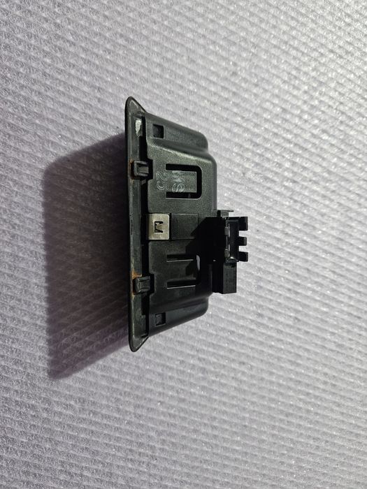 clapa PORBAGAJ maner BMW E90 e 91