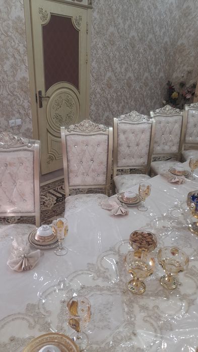 Продаётся срочно  стол стул.