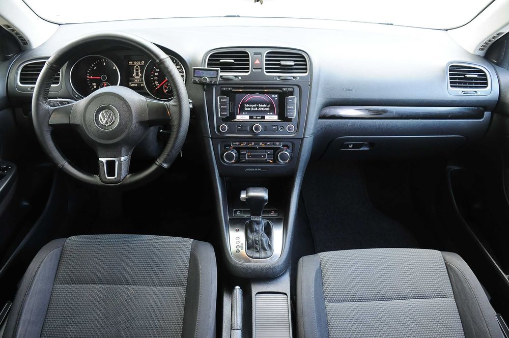 VW Golf 6 2011 1.6TDi 105 CP E5 CutieAut Clima Navi Camera, Proprietar