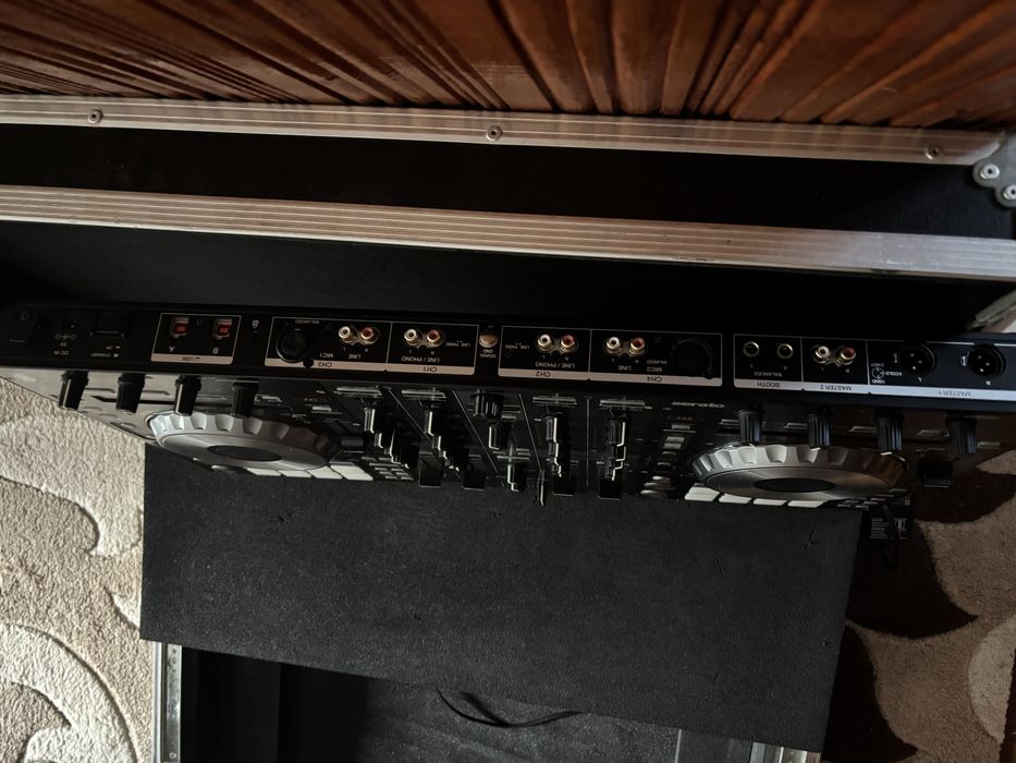 Vand consola DJ - Pioneer DDJ SX3 + Flightcase