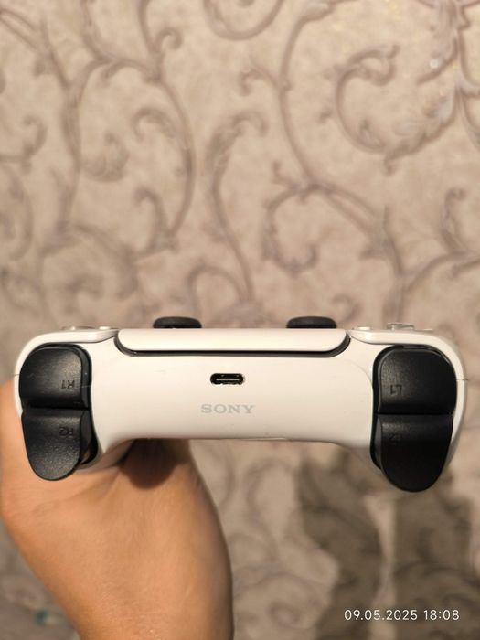 Продам джойстик на PS 5 огигинал
