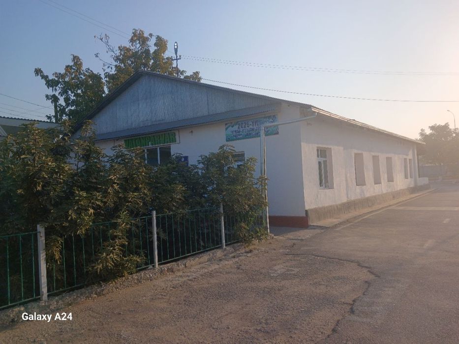 Ер бинолари билан сотилади нотурар