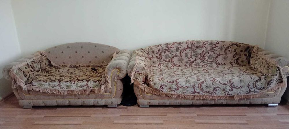 Продам диван, мини диван, два кресло, к нему 6 подушек