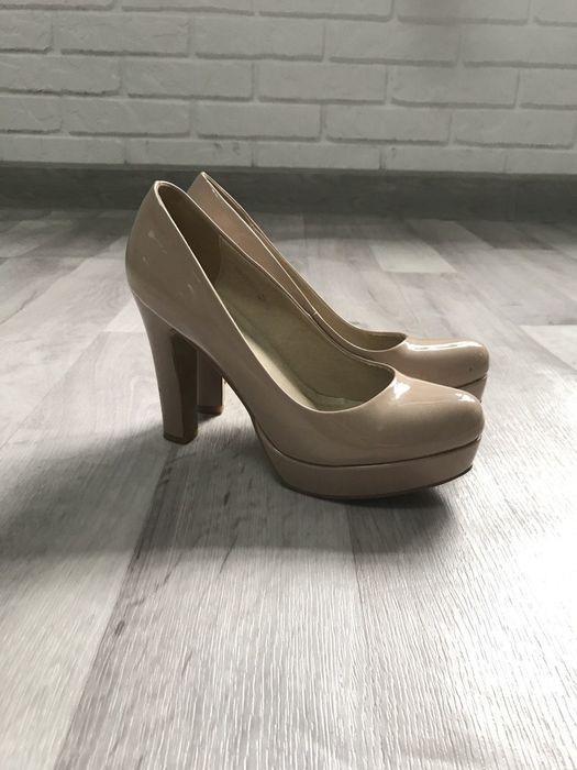 Туфли на каблуке