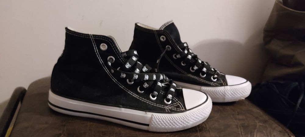 Продам кеды размер 36 на мальчика и девочку