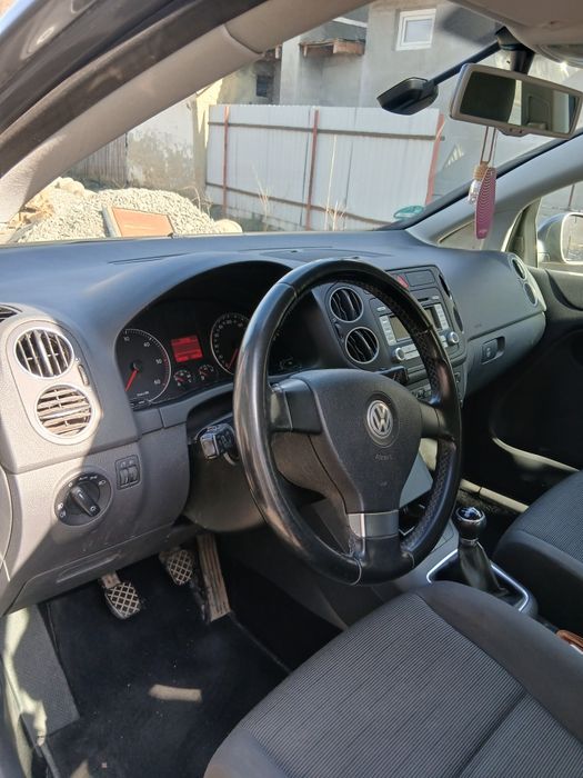 Vând golf plus 5 diesel