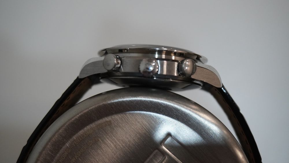 Наручные швейцарские часы Omega Speedmaster Reduced