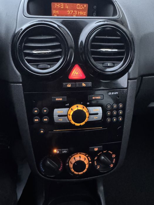 Opel Corsa benzina 2011 Euro5