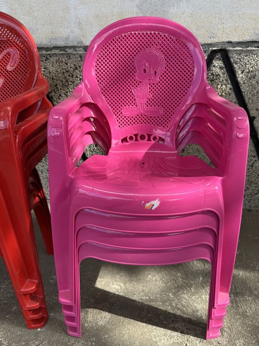 Малки детски столчета за парти - 8 броя, червени и розови