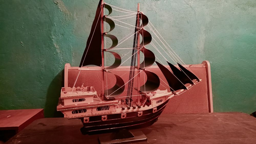 Корабль сувенирный