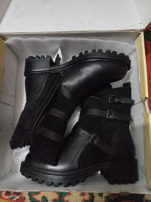 Продам сапоги новые