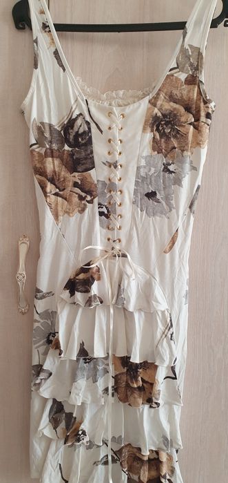 Платье в цветочку 1 раз одели,  в полоску новый, качество х/б,  импорт