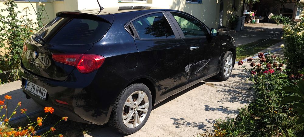 Vand - Alfa Romeo Giulietta, masina se poate vinde si pentru RABLA