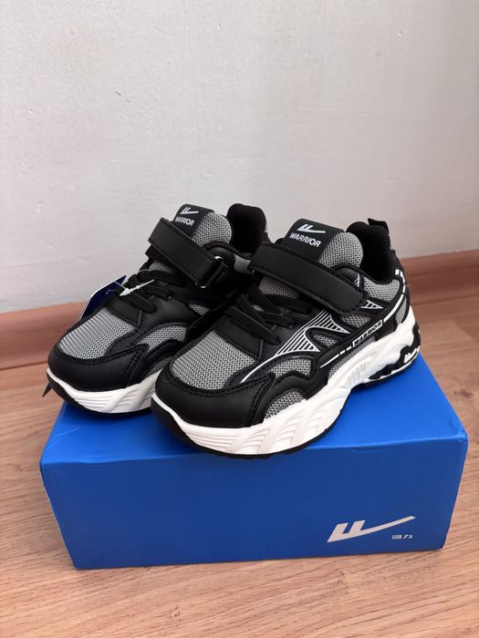 Продам кроссовки детские