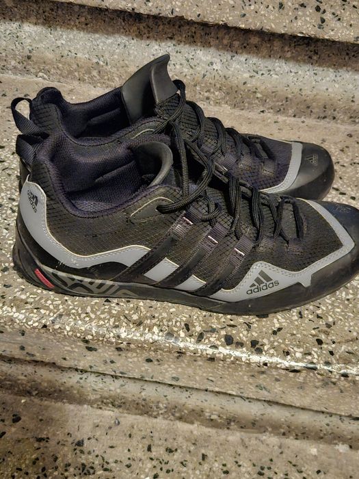 Лот от маратонки маркови