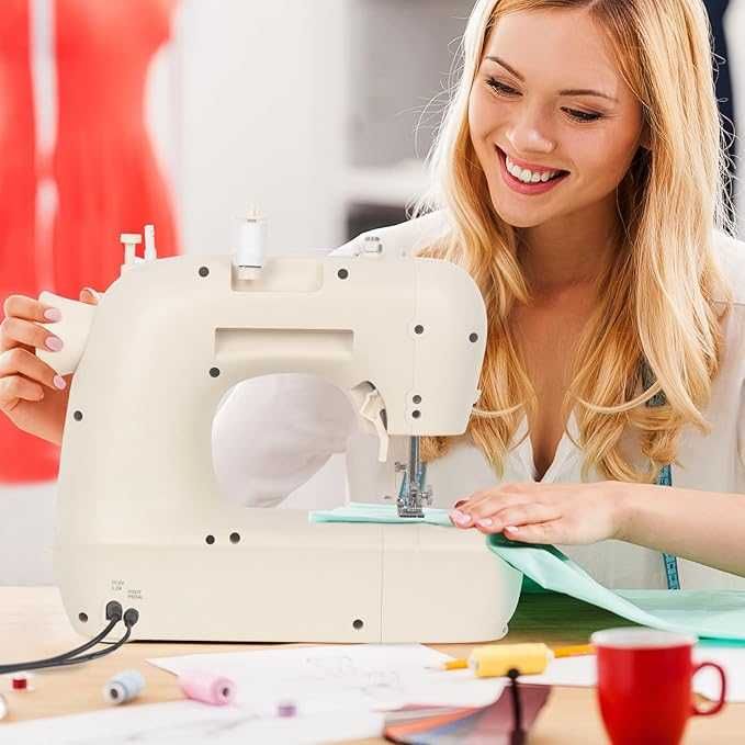 Luby електрическа,мини, преносима шевна машина