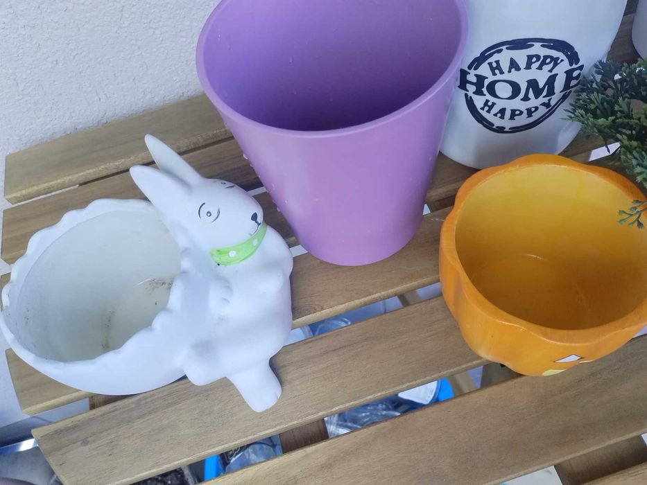 Кашпи и ваза за 10 лв всичко