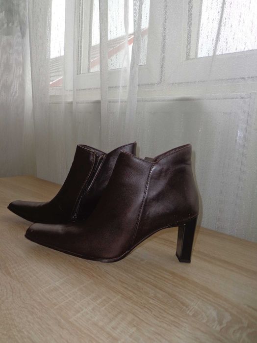botine maro inchis