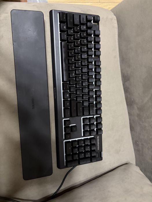 Продам Клавиатуру SteelSeries apex 3