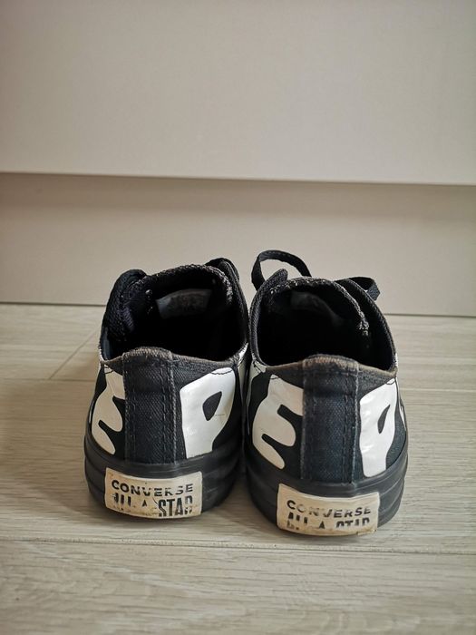 Converse limited edition 39 peace