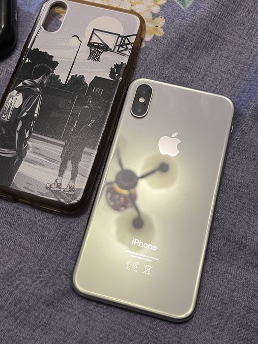 Продам iPhone XS