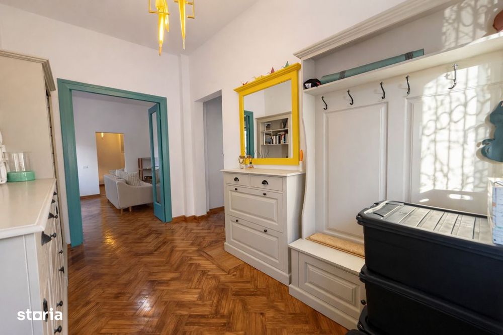 Un apartament cu personalitate, intr-o vila cu farmec – gata de muta