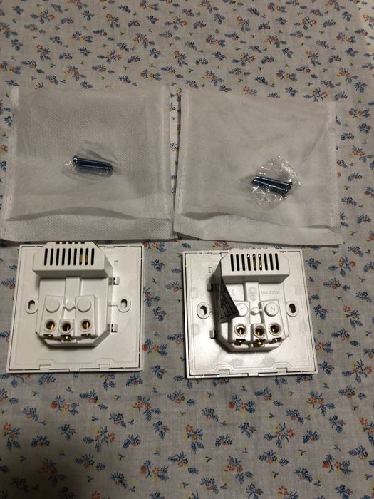 Два контакта с USB