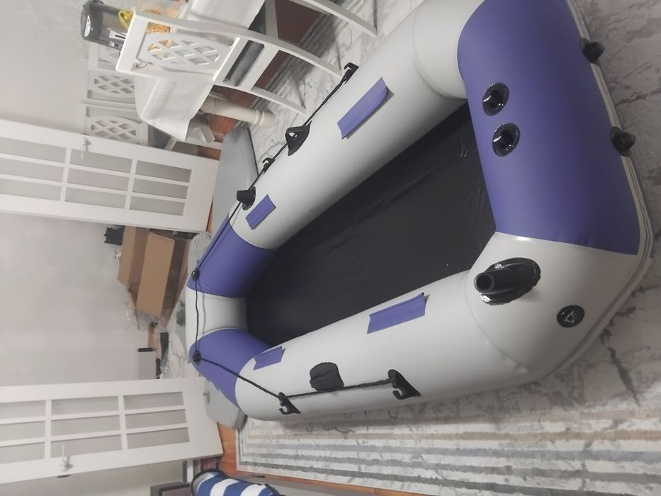 Абсолютно новая  лодка