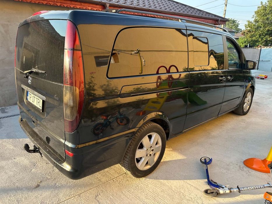 Vând Mercedes vito