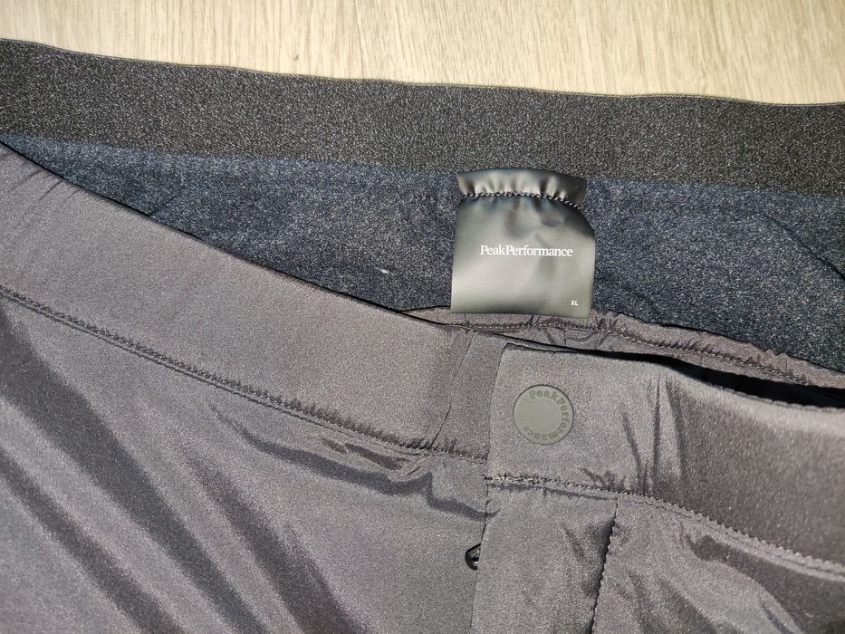 PEAK PERFORMANCE®Insulated Wind Shorts 2024 - M's, мъжки къс панталон