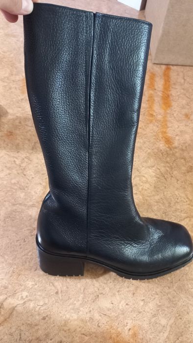 Продается зимние сапоги