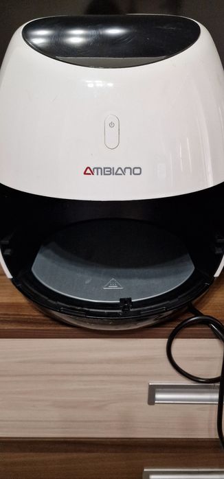 Продавам фритюрник с горещ въздух