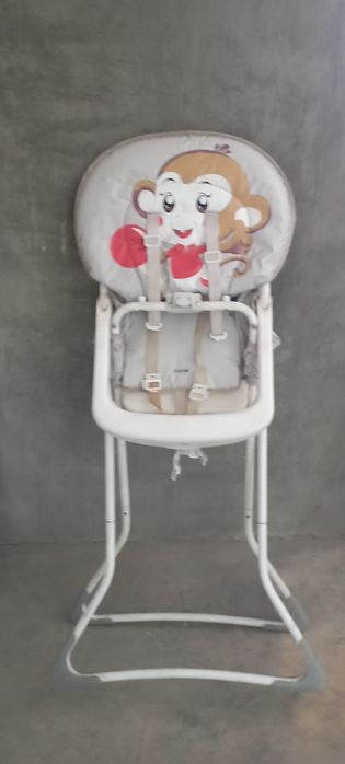 Стульчик для кормления малыша