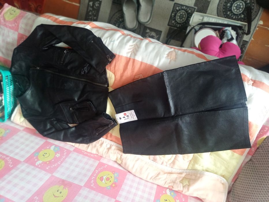 Продам двойку куртка + юбка