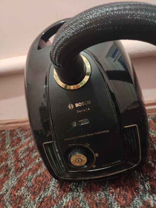 Пылесос  Бош BGL 38 GOLD