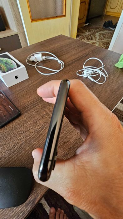 IPhone XS 64GB пълен комплект