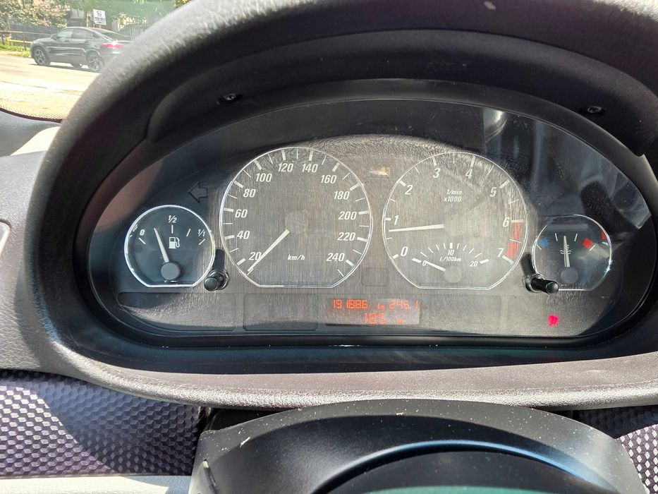 BMW 3 Series 2002 — imagine 2